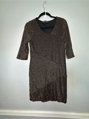 Metallic Black & Gold V-Neck Long Sleeve Dress